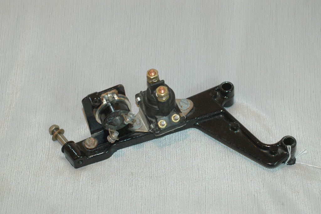 Mercury 805489T BRACKET 88-806950 89-96158T (Take Off part please read details below) - MARINESURPLUS.COM