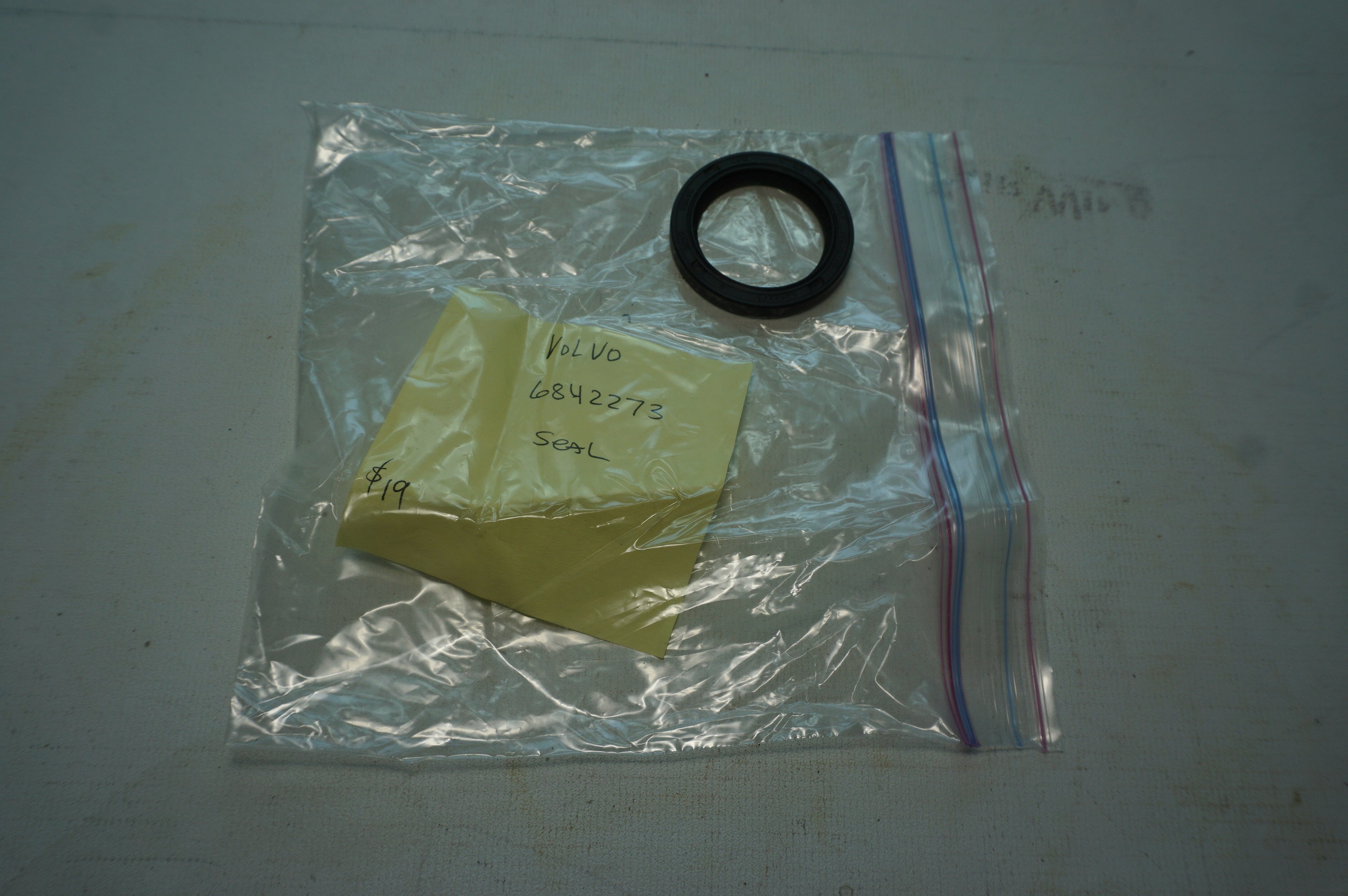 VOLVO 6842273 SEAL – MARINESURPLUS.COM