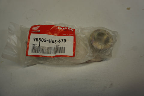 Honda 90305-HA5-670 NUT, AXLE (20 MM)