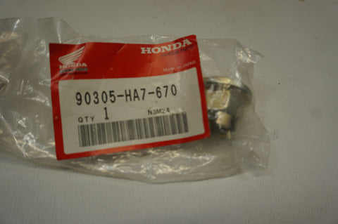 Honda 90305-HA7-670 NUT, AXLE (16 MM) 90305-HM5-A80